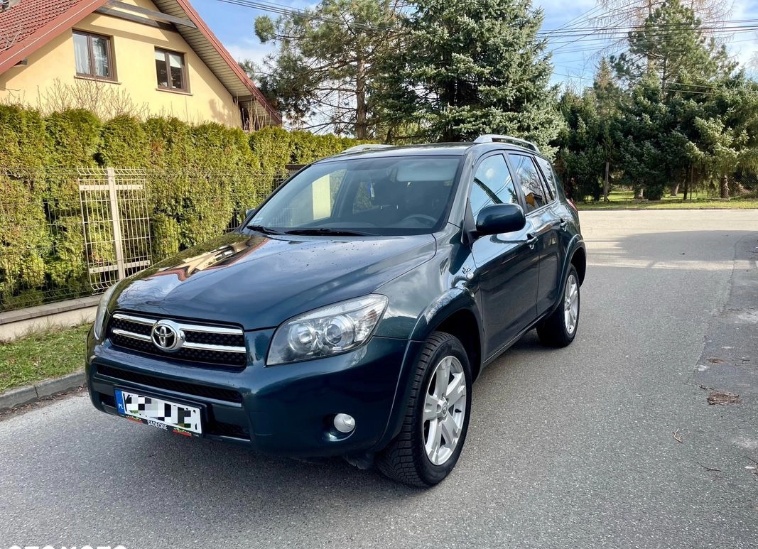 Toyota RAV4 cena 25500 przebieg: 226000, rok produkcji 2007 z Wiązów małe 154